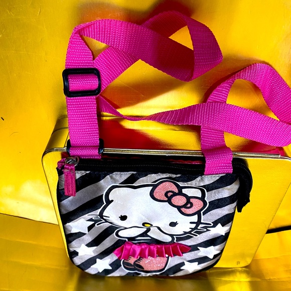 HELLO KITTY SANRIO CROSSBODY PURSE ADJUSTABLE STRAP ZIP TOP PINK/ BLACK/WHITE - Picture 3 of 13